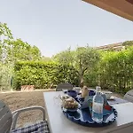 Gli Oleandri Di Procchio (Isola d'Elba)