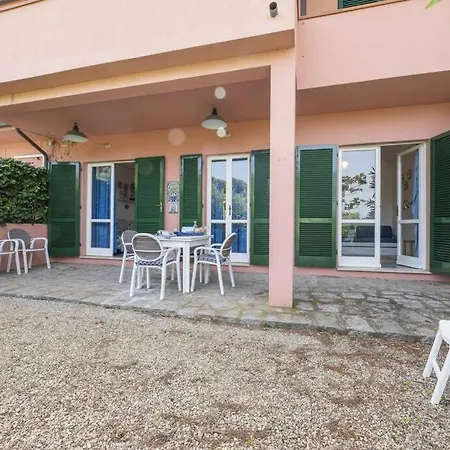 Gli Oleandri Di Procchio (Isola d'Elba)